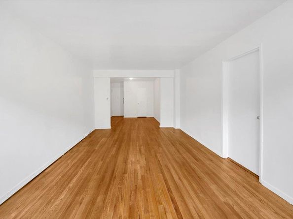4320 E Van Cortlandt Park E 5E, Bronx NY 10470