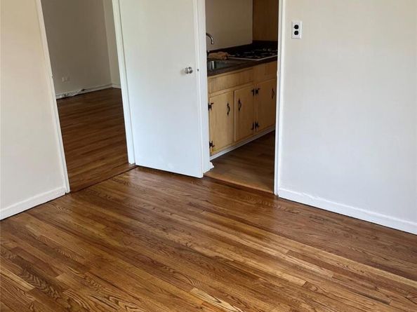 4320 E Van Cortlandt Park E 5E, Bronx NY 10470