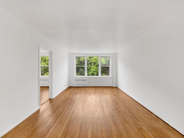 4320 E Van Cortlandt Park E 5E, Bronx NY 10470