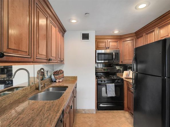 1020 Warburton Avenue 6C, Yonkers NY 10701