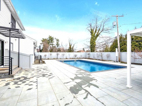 60 Moss Lane, Jericho NY 11753