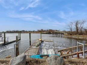 316 W Ivy Hill Road, Woodsburgh NY 11598