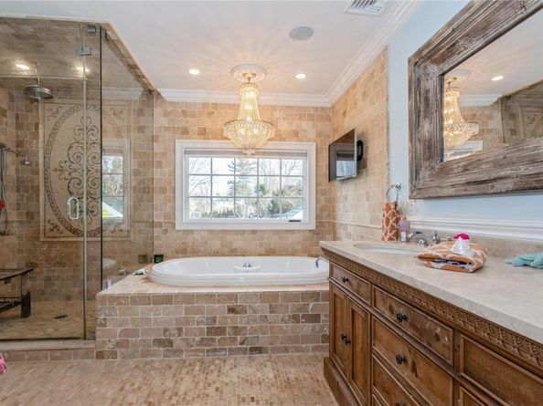 316 W Ivy Hill Road, Woodsburgh NY 11598