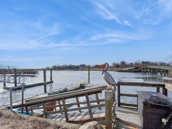 316 W Ivy Hill Road, Woodsburgh NY 11598