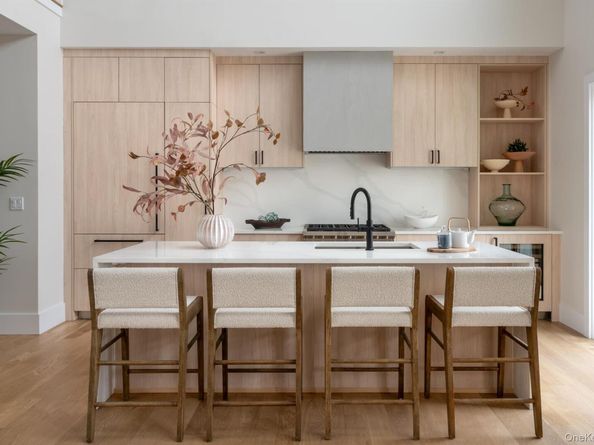 12 Depot Road #1102 (Pearl Way), Westhampton Beach NY 11978