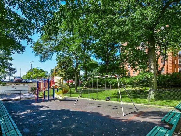 3 Sadore Lane 5C, Yonkers NY 10710
