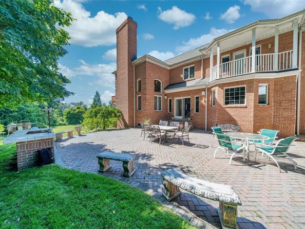 3 Vandalay Court, Scarsdale NY 10583