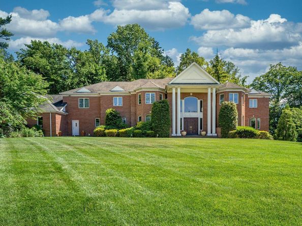 3 Vandalay Court, Scarsdale NY 10583