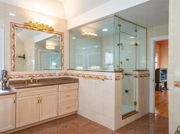 3 Vandalay Court, Scarsdale NY 10583