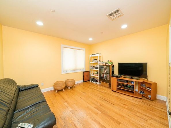 3 Vandalay Court, Scarsdale NY 10583