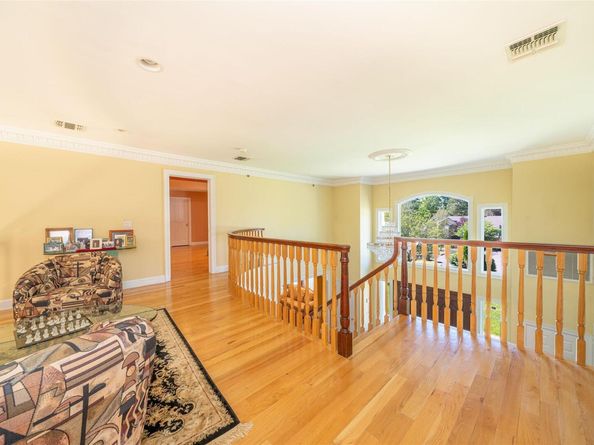 3 Vandalay Court, Scarsdale NY 10583