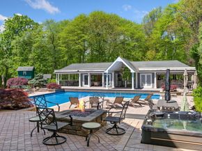10 Crick Holly Lane, East Islip NY 11730