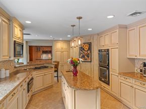 10 Crick Holly Lane, East Islip NY 11730