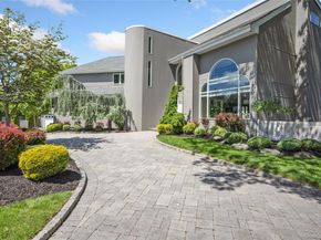 10 Crick Holly Lane, East Islip NY 11730