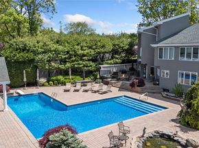 10 Crick Holly Lane, East Islip NY 11730
