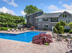 10 Crick Holly Lane, East Islip NY 11730