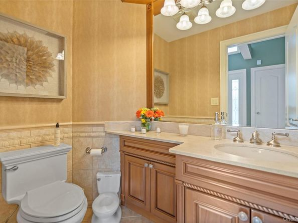 10 Crick Holly Lane, East Islip NY 11730