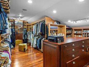 10 Crick Holly Lane, East Islip NY 11730