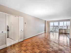17-85 215th Street 5A, Bayside NY 11360