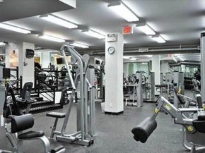 17-85 215th Street 5A, Bayside NY 11360