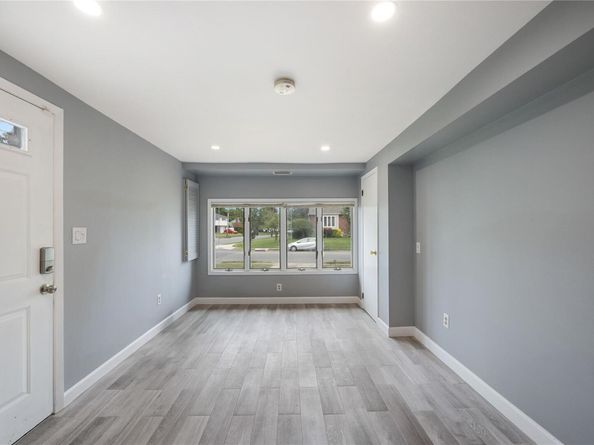 662 Interlaken Lane, North Babylon NY 11703