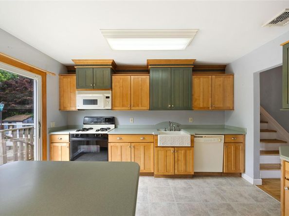 662 Interlaken Lane, North Babylon NY 11703