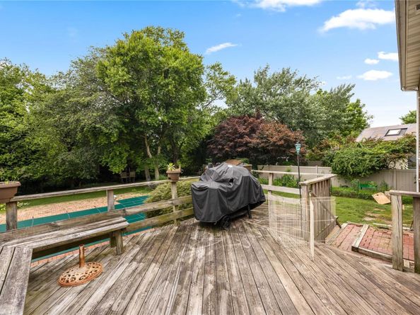 662 Interlaken Lane, North Babylon NY 11703