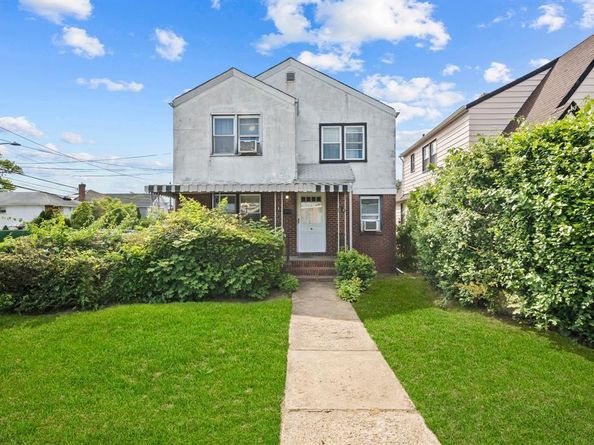 94 Shaw Avenue, Valley Stream NY 11580