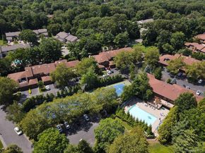 43 Hunt Drive, Jericho NY 11753