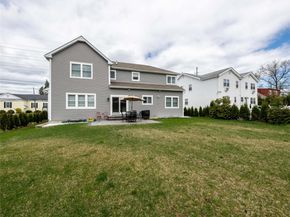 19 Glenwood Road, Glen Head NY 11545