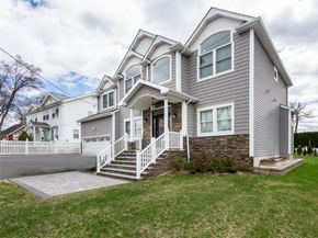 19 Glenwood Road, Glen Head NY 11545