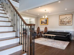 19 Glenwood Road, Glen Head NY 11545
