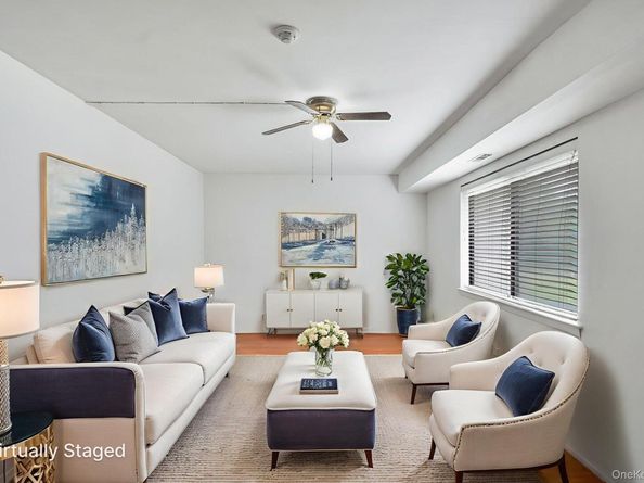 79 Pointe Circle S 79, Coram NY 11727