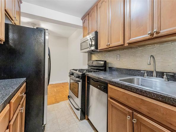 277 Bronx River Road 2A, Yonkers NY 10704