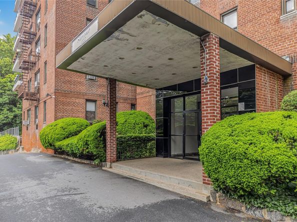 277 Bronx River Road 2A, Yonkers NY 10704