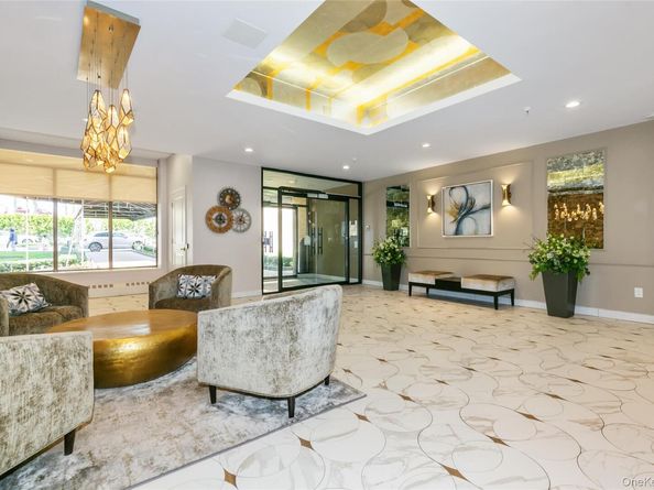 40 Stoner Avenue 2F, Great Neck Plaza NY 11021