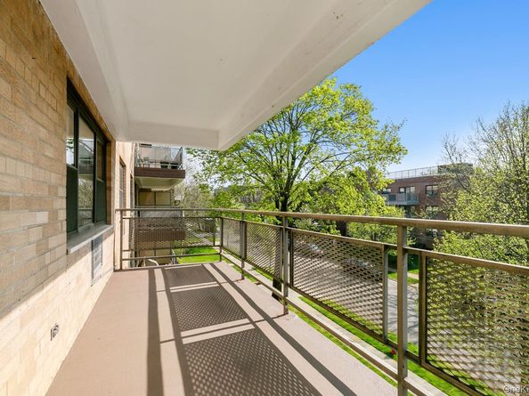 40 Stoner Avenue 2F, Great Neck Plaza NY 11021