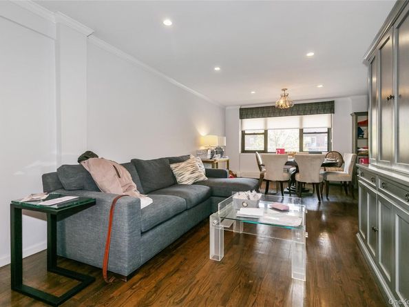 40 Stoner Avenue 2F, Great Neck Plaza NY 11021