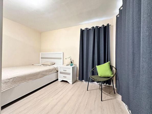 147-37 38th Avenue C23, Flushing NY 11354