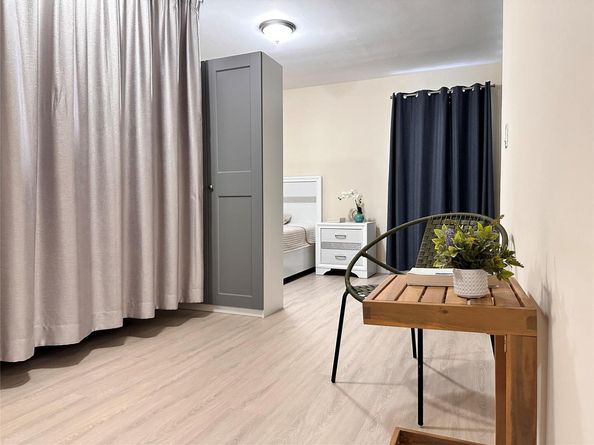 147-37 38th Avenue C23, Flushing NY 11354