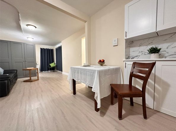 147-37 38th Avenue C23, Flushing NY 11354