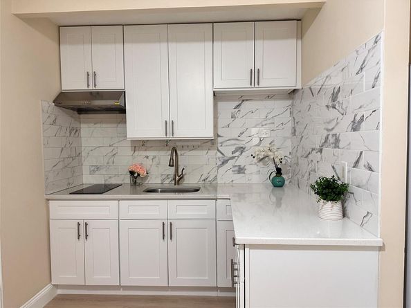 147-37 38th Avenue C23, Flushing NY 11354