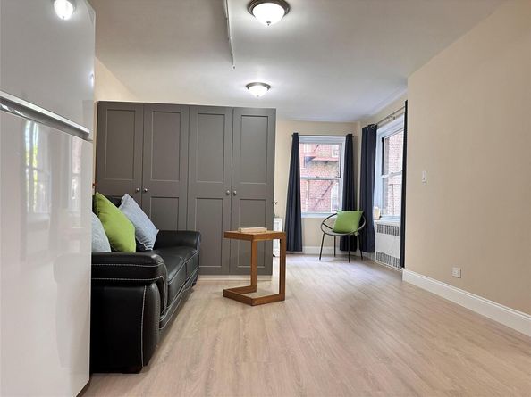 147-37 38th Avenue C23, Flushing NY 11354