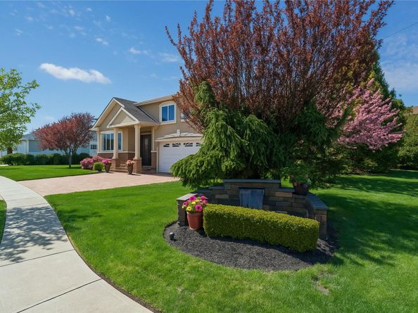 2035 Sans Avenue, Merrick NY 11566