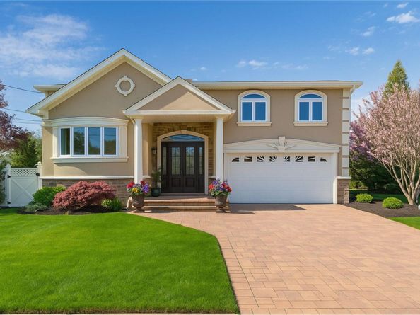 2035 Sans Avenue, Merrick NY 11566