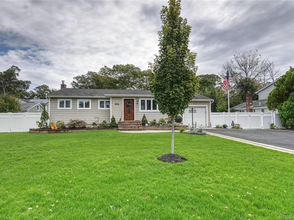 2287 Feuereisen Avenue, Ronkonkoma NY 11779
