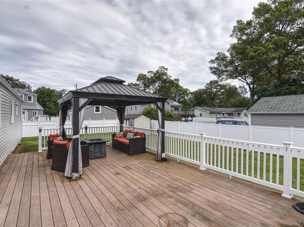 2287 Feuereisen Avenue, Ronkonkoma NY 11779