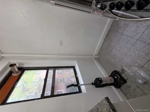 98-50 67th ave 1H, Forest Hills NY 11375