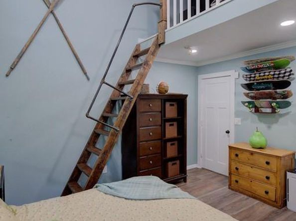 2 Spring Hollow Road, Centerport NY 11721
