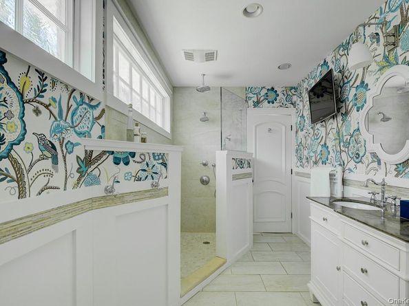 2 Spring Hollow Road, Centerport NY 11721